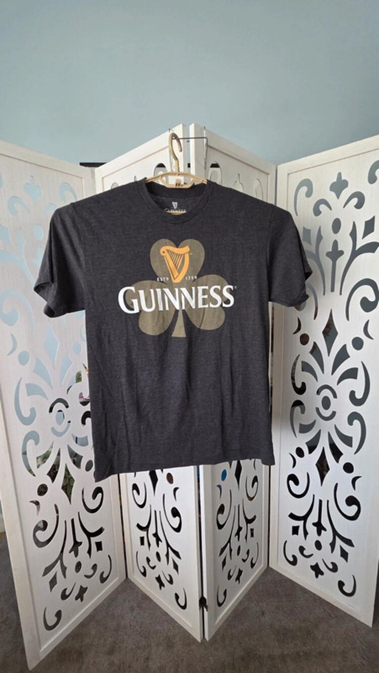 Guinness Shamrock Logo T Shirt Large Gray St Patricks Graphic Tee nwot